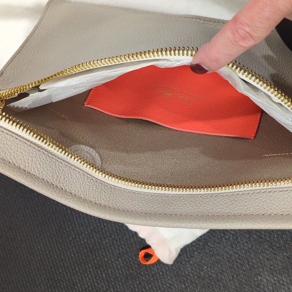 India Hicks NWT in Taupe Pebbled Leather Clutch. 11.5x8.5 Inches. - Picture 8 of 11